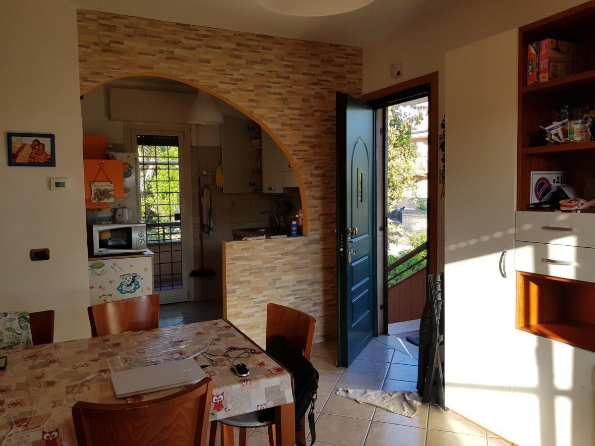 Villa Rimini - Seaview & Roman Holidays Apartments - Garden&Beach 300Mt Anzio Room photo