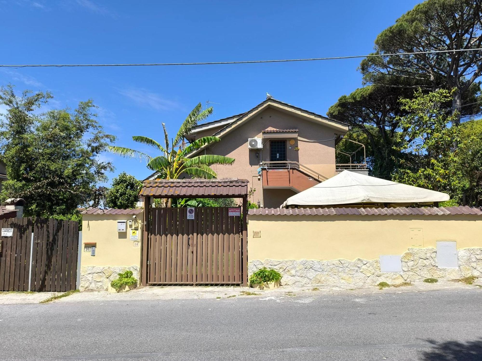 Villa Rimini - Seaview & Roman Holidays Apartments - Garden&Beach 300Mt Anzio Exterior photo
